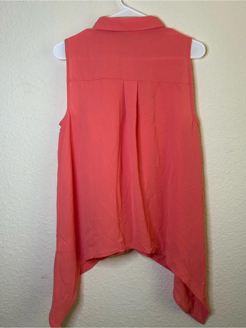 Michael Kors Coral‎ Sleeveless Button-Front Sharkbite Hem Top NWT Medium Light
